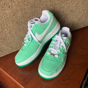 sz W 7.5 VTG Women’s 2007 Nike Air Force 1 Low Canvas Tourmaline Lucky Green